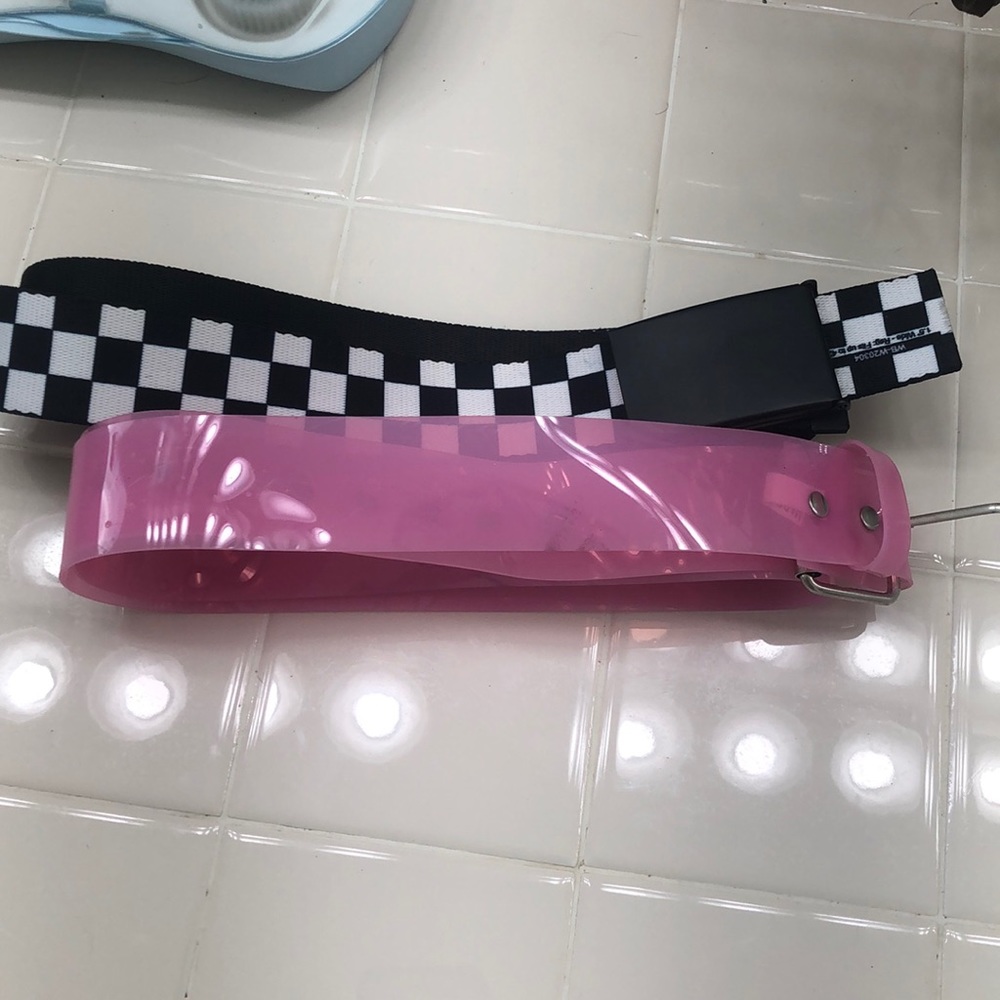 Hot topic buckle belts